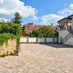 Apartament Naboka *